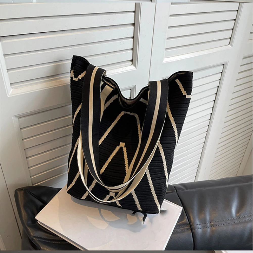 Women’s Striped Canvas Hobo Shoulder Bag – Zipper Bucket Tote for Daily & Travel Use